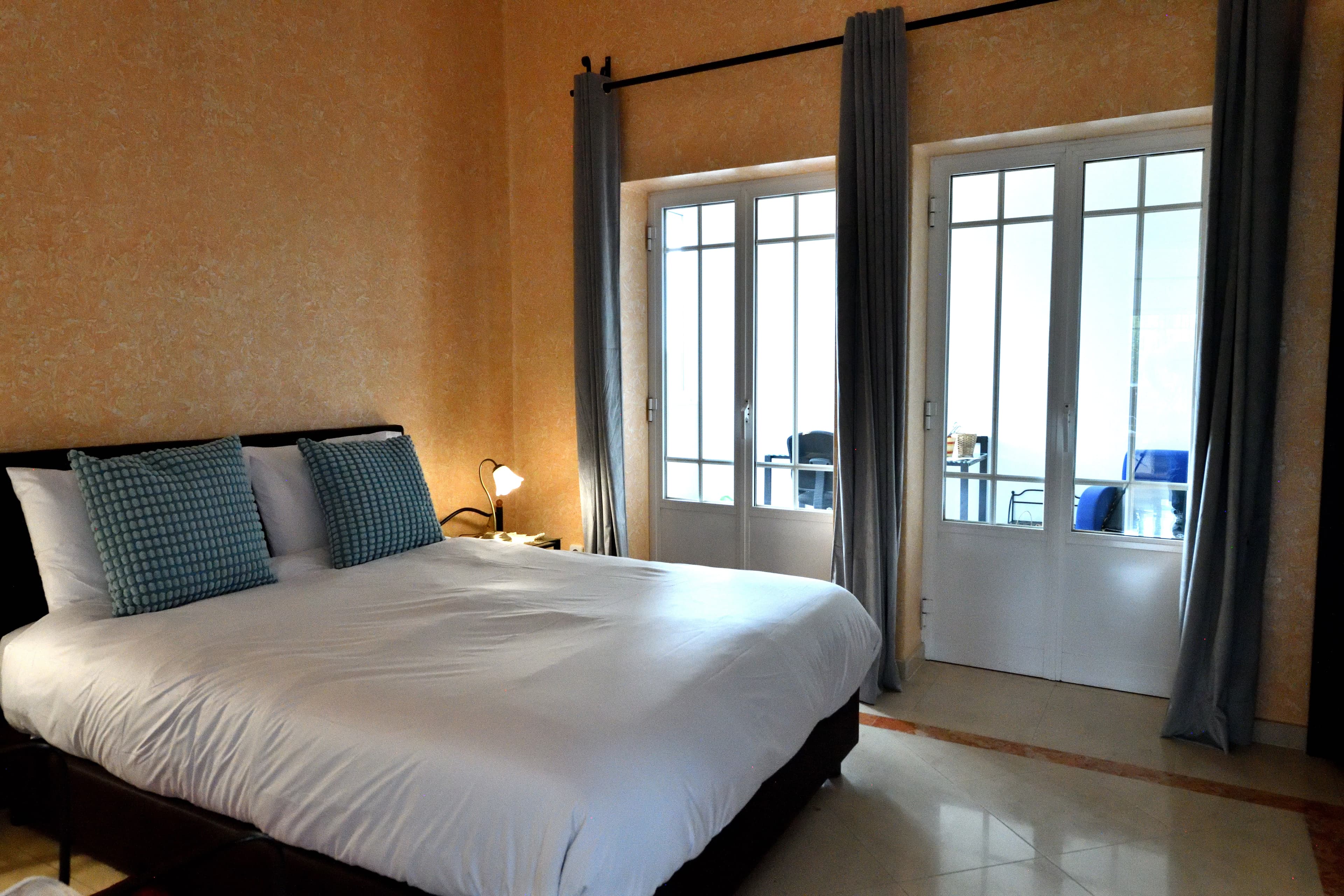 Double Bedroom with Balcony - view 1